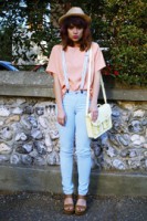 /album/sexprimer-a-travers-ses-habits-/medium-1-bd514d18-e1a1-4b3e-b140-292afdf62080-jpeg/